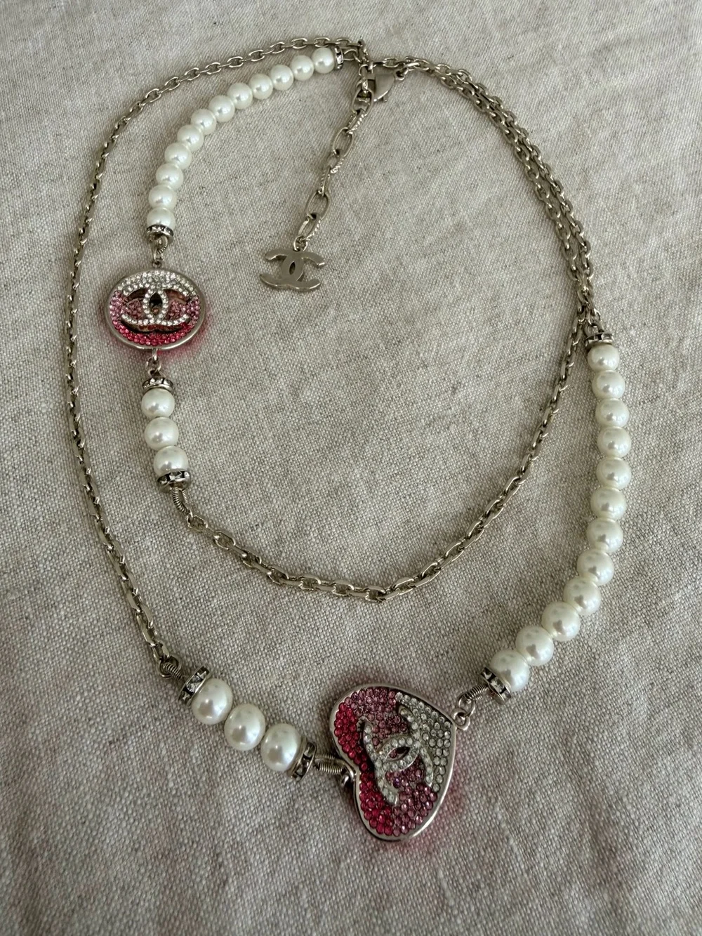 💗CHANEL Silver Chain Necklace with Pink and White Pearl Heart Pendant🤍
